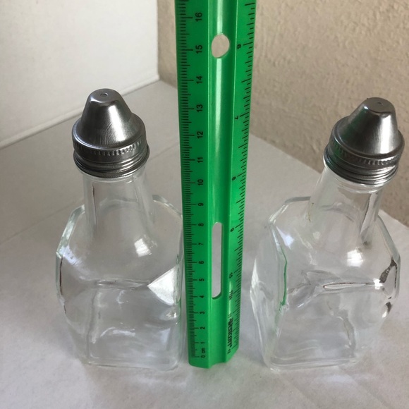 Set of 2) 6-Ounce Olive Oil and Vinegar Cruet, Square Dispensers - Picture 5 of 6